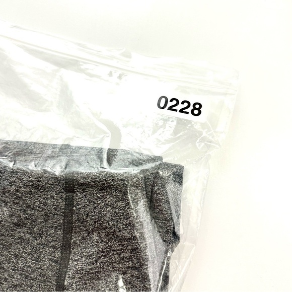 VSX Victoria’s Secret Women’s Sz M Heathered Grey Active Knockout Capri Leggings - Picture 10 of 10